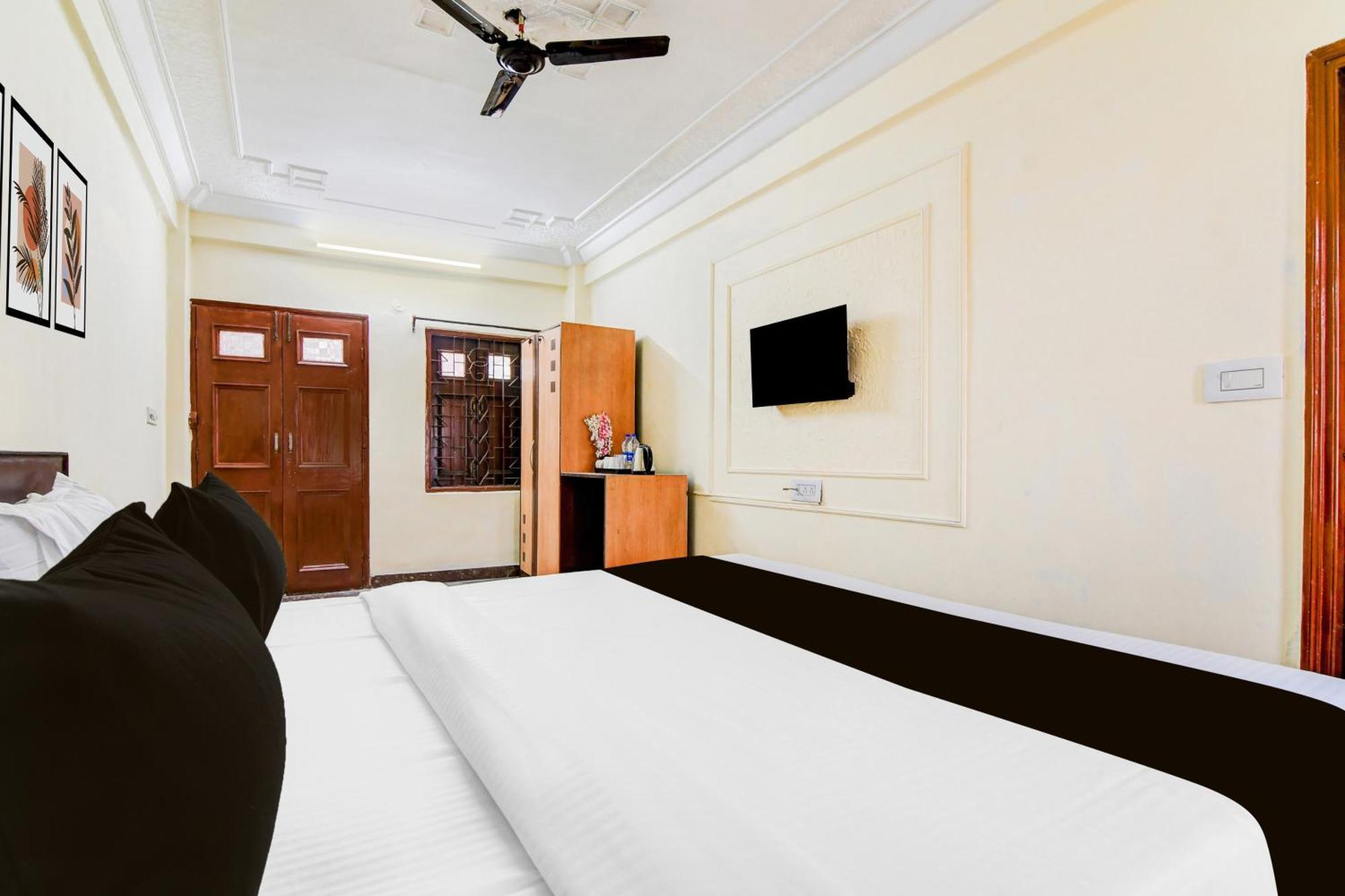 Super Hotel O Lenin Sarani Колката Екстериор снимка